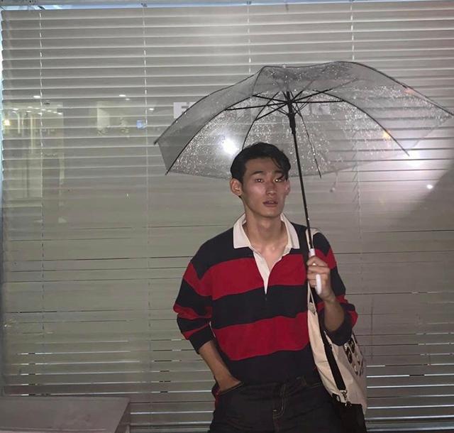 【优质/男】左灯右行，微信头像，【优质/男】左灯右行（我爱你有种左灯右行的冲突）