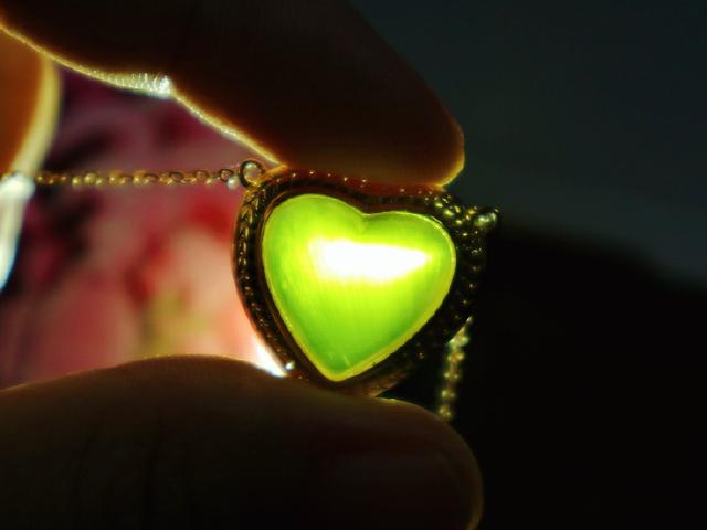 双鱼座戴什么宝石，双鱼座的星座宝石（专属十二星座的宝石）