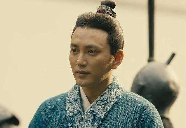 形容男孩子帅气的词语，夸男孩子帅气的成语（怎样用诗词优雅地夸男生“你很帅”、“很有风度”）