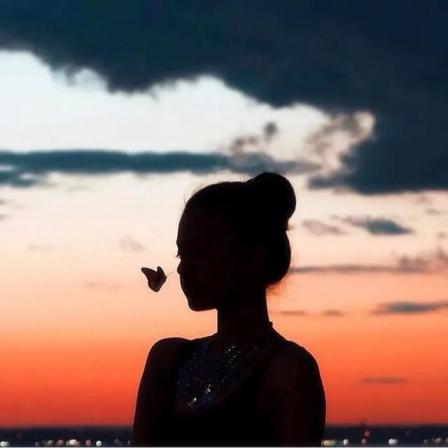 女生背景头像微信，女生背景头像（简约森系文艺小清新头像唯美手绘QQ头像女生微信头像朋友圈背景图）