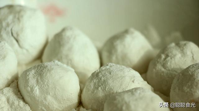 怎么做炸元宵，炸的元宵怎么做（直接下锅容易炸裂）