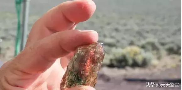 正长石和斜长石的主要区别，正长石化学式（长石族——一个庞大的宝石家族）