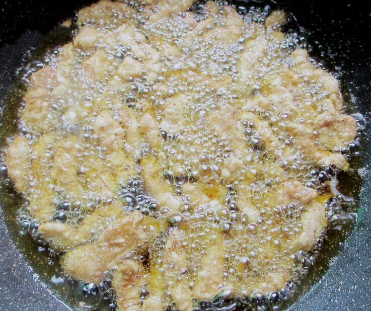 圖片[5]-【川味炸酥肉】做法步驟圖 不受潮 家人都愛吃！-起舞食譜網(wǎng)