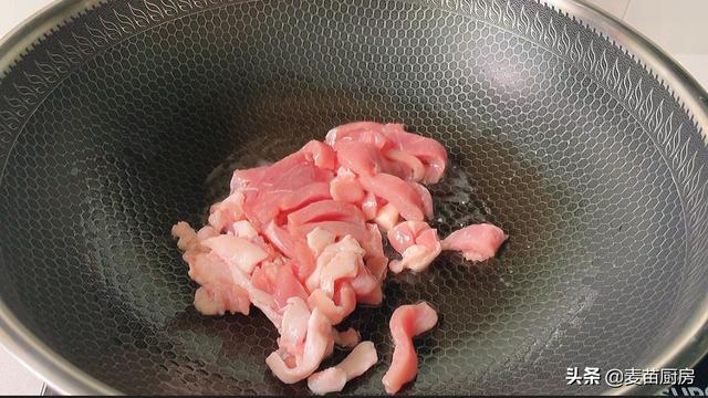 粉条汤怎么做家常做法，粉条烩菜的家常做法大全（老式冬瓜粉条汤）