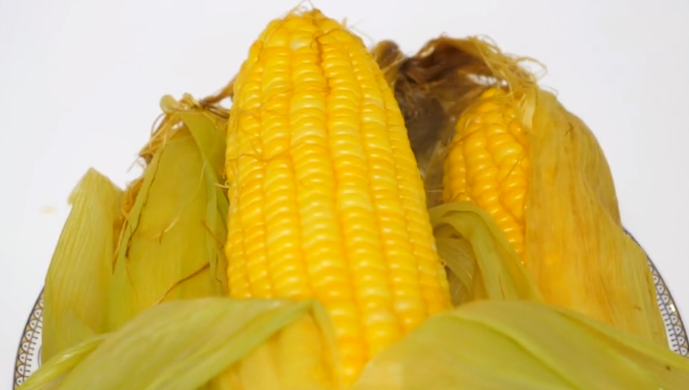 【煮玉米】做法步驟圖 玉米又甜又糯 味道超棒-起舞食譜網