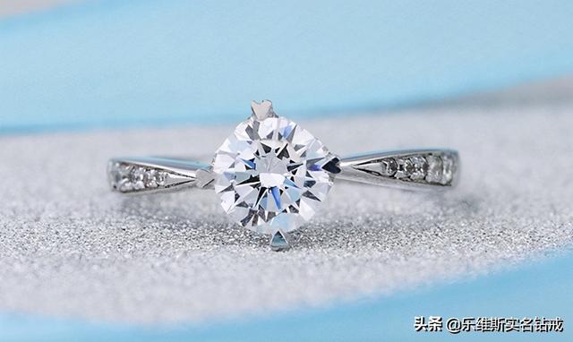 关于砖戒的寓意，钻戒对戒区别（男士如何选购优质钻戒）