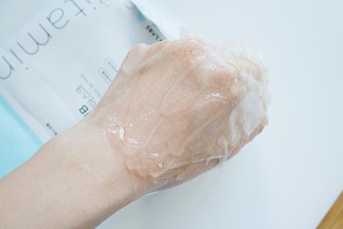 贴完面膜要洗脸吗，面膜贴完后要不要洗脸（注意3个方面，面膜功效加倍）