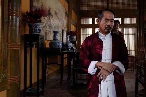 元奎元彪元华元秋什么关系，元华,元秋,元彪是什么关系（一代武星辈分高过成龙生活中是尊重妻子的老婆奴网友）