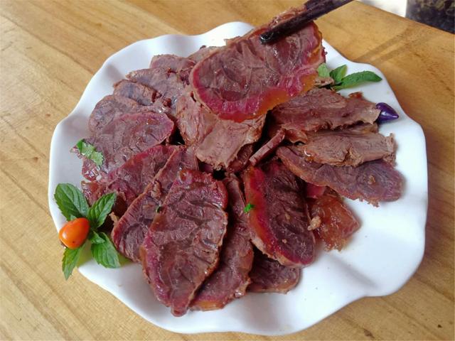 怎样做酱牛肉好吃又嫩，记住“1腌2泡”的窍门