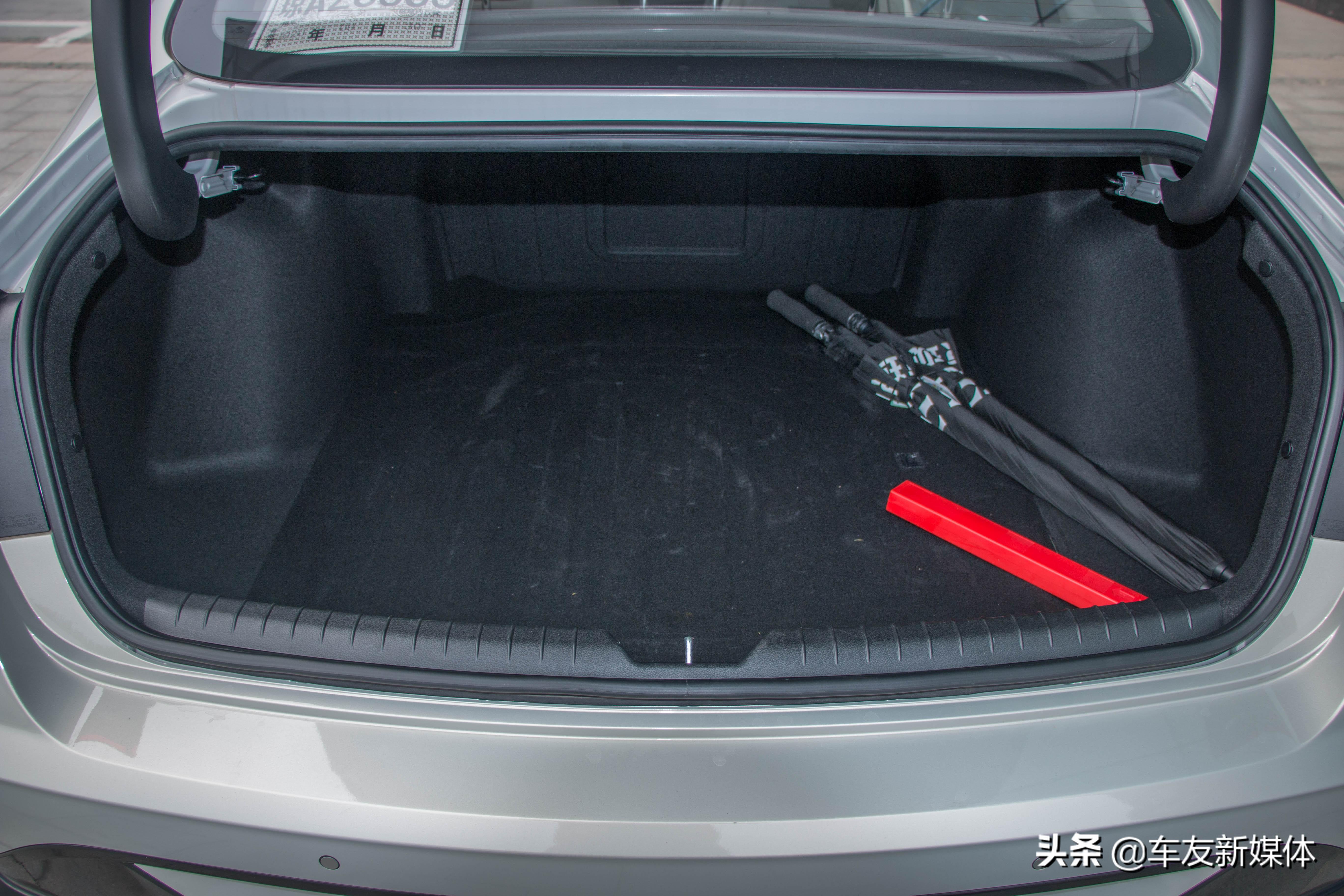 北京现代索纳塔第八代，北京现代索纳塔8代新款多少钱（深度试驾北京现代第十代索纳塔）