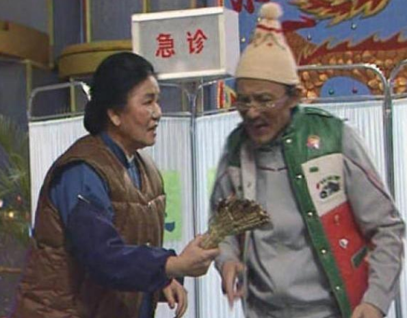 巩汉林回忆赵丽蓉离世，1999年赵丽蓉被肺癌折磨的痛不欲生