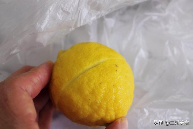 青柠檬怎么保存，新鲜柠檬怎么腌制保存（原来保存柠檬这么简单）
