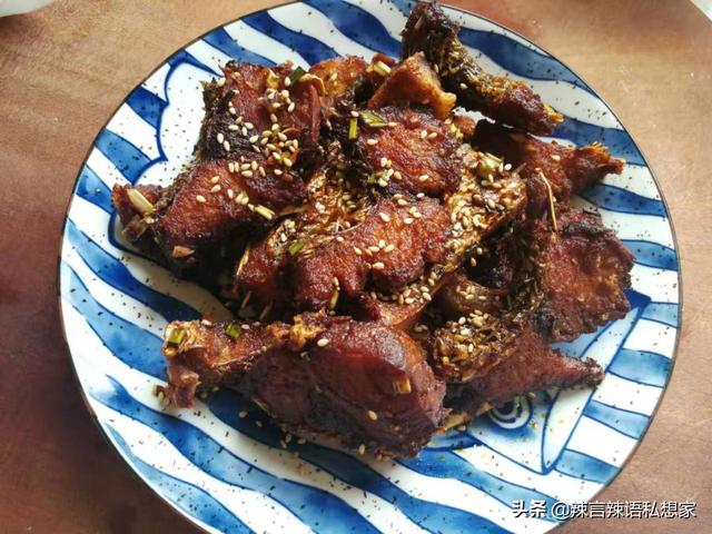 爆鱼的家常做法，爆炒鱼片的做法（掌握好要点就能做出鲜香味美的上海爆鱼）