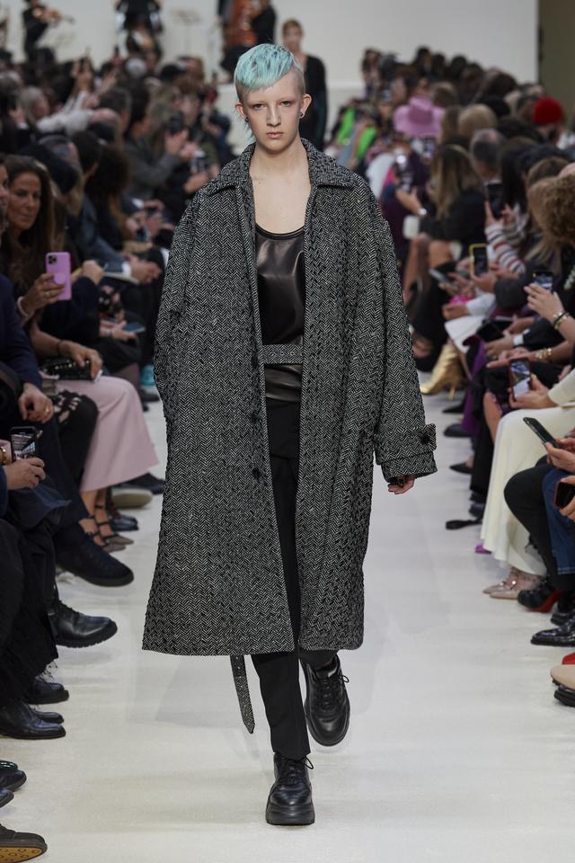 双面呢是什么料子，双面呢面料的特点和知识（盘点秋冬“粗纺花呢”大衣）