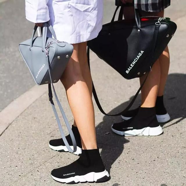 袜靴适合什么腿型，腿型选择靴子（袜靴+裙装，解锁的时髦组合）