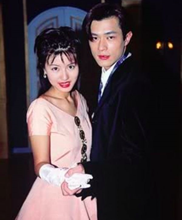 古天乐的女友是谁，古天乐女朋友是谁（44岁“梦姑”与人聚餐）