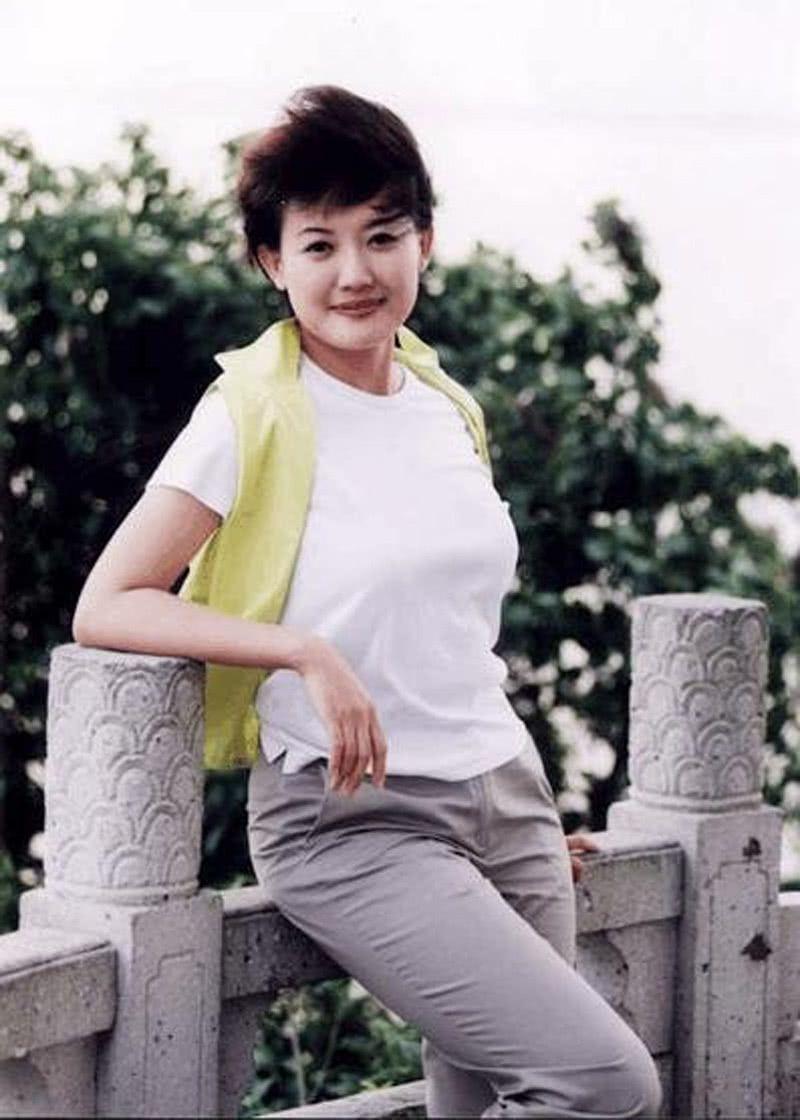 央視著名主持人女(情史個個簡單,最大57歲最小29歲) - 美文分享 - 雲