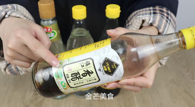 米醋和香醋的区别，香醋和白醋的区别（白醋区别这么大）
