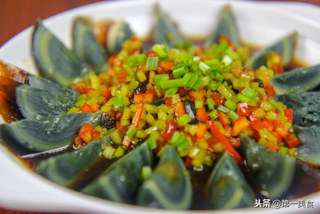 凉拌菜的料汁怎么调，怎样调凉拌菜的料汁（看厨师长操作）