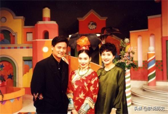 邝美云年轻时图片，邝美云年轻时图片 视频（半个娱乐圈的大佬都跟她合影过）