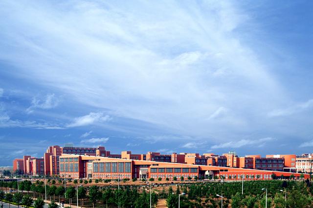 华北电力大学保定校区，华北电力大学保定校区2021年青海省国家专项投档情况（河南、河北两省省属高校2021经费对比）