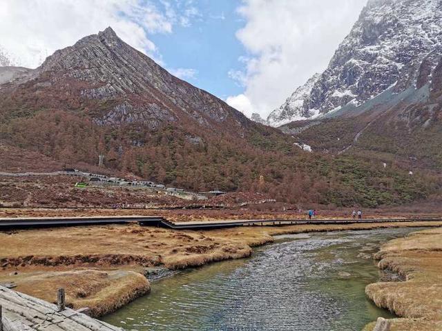 稻城亚丁几月份去最好，11月去稻城亚丁要注意什么（让稻城亚丁自己告诉你什么时候去亚丁最美）