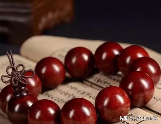 男士带手串十大禁忌，男戴银手链有什么讲究（这才是文玩手串的正确打开广式）