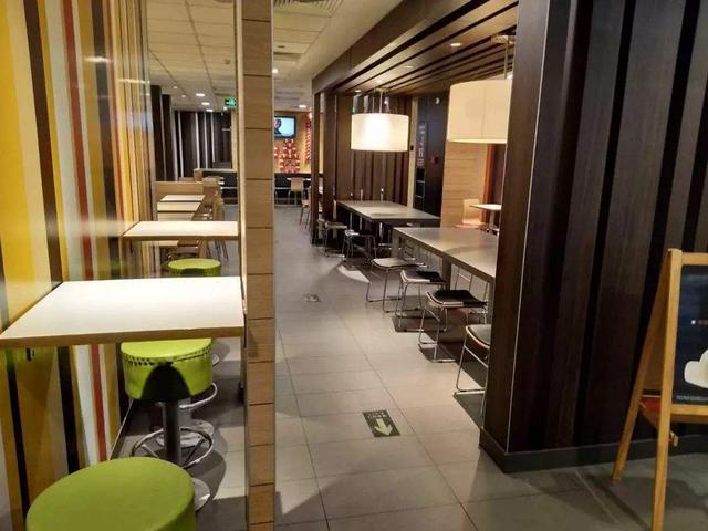 求几句麦当劳经典广告语，麦当劳的经典广告语 你（麦当劳为什么被称为是\