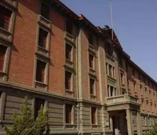 法国大学学制是几年，法国大学本科几年制（王林平随笔《最早的中法大学》）