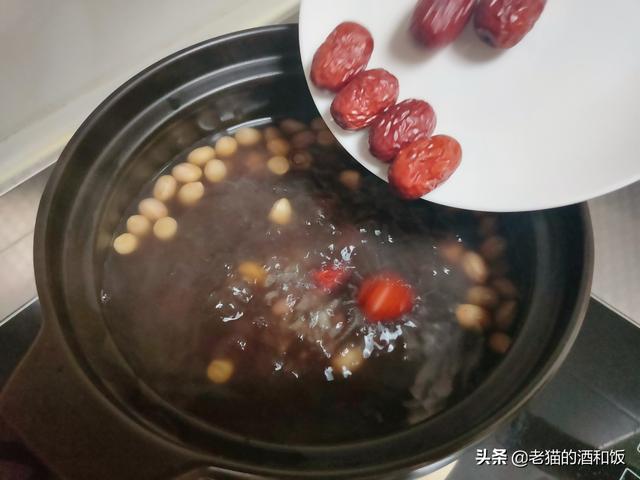 红枣大米粥的家常做法，大米红枣粥的做法和功效（早餐多喝这碗粥）