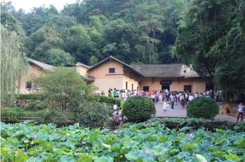 毛泽东故居风水，探究毛泽东故居风水真相（伟人的家乡：韶山）