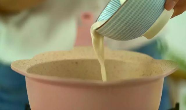 藕粉怎么吃最好吃，藕粉应该怎么吃（藕粉别再冲水喝了）