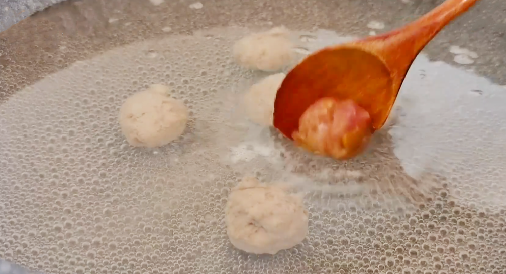 圖片[5]-【絲瓜番茄肉丸湯】做法步驟圖 一周吃3次不過癮 做法特簡單-起舞食譜網