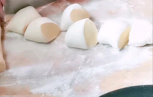 长豆角素包子的做法_豆角素包子怎么做，家常豆角鸡蛋素包子（豆角素馅包子怎么做好吃）