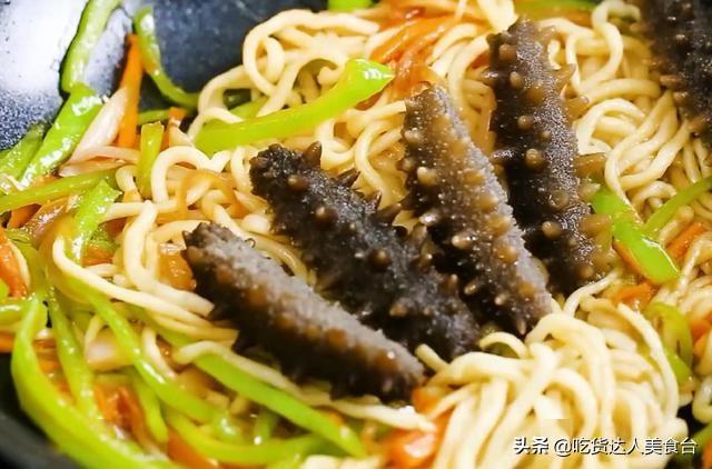 青椒荔枝炒虾仁怎么做，尖椒炒虾仁的做法（搭配荔枝味道更棒）