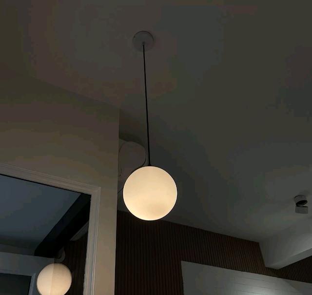 现实的让人心酸想哭的句子，现实的让人心酸想哭的句子短句（文案，特别现实的心酸沉默句子）