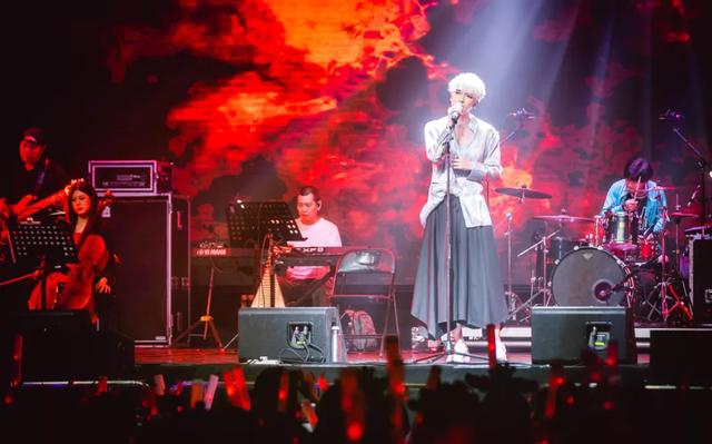 沈氏夫夫的具体资料，如何看待沈氏夫夫（原来已经结婚4年了）