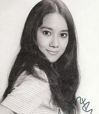 丁佩年轻时的照片，向华强太太（丁佩年轻时美照，倾国倾城）