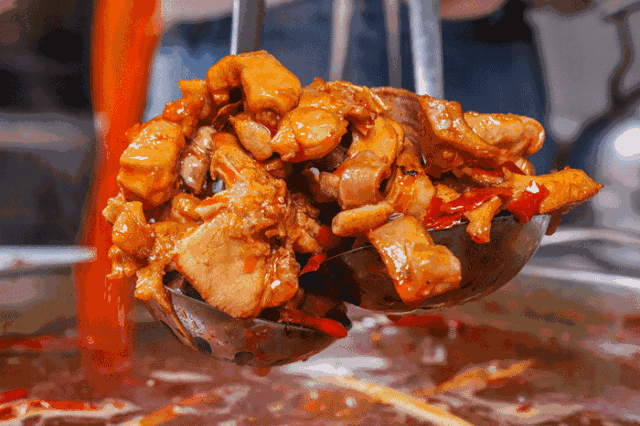 跳水兔的正宗做法四川，自贡跳水兔的做法（四川人的命，都是兔肉给的）