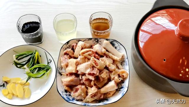 三杯鸡是哪三杯，广式三杯鸡的制作方法（教你做正宗的三杯鸡）