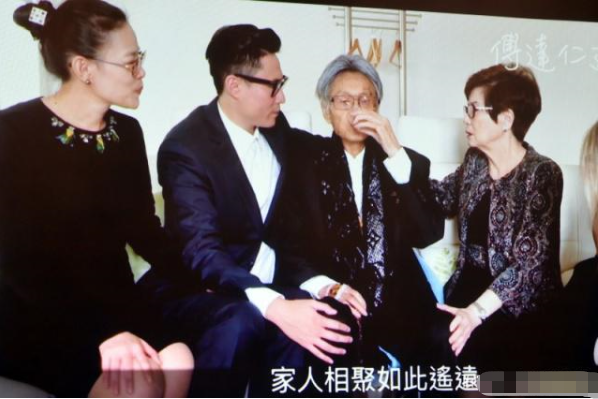 傅达仁到底有几个子女，17岁女友怀孕妻子亲自照料