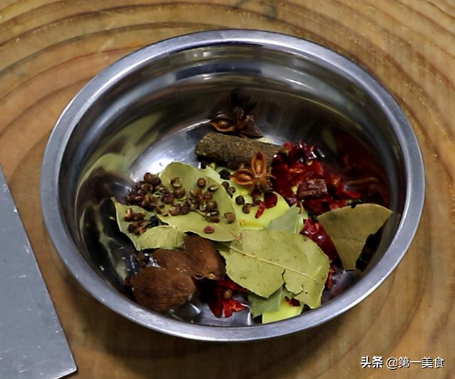 酱牛肉的正确做法，家常酱牛肉的正确方法与配料（这盘酱牛肉，秒杀一切熟食店）