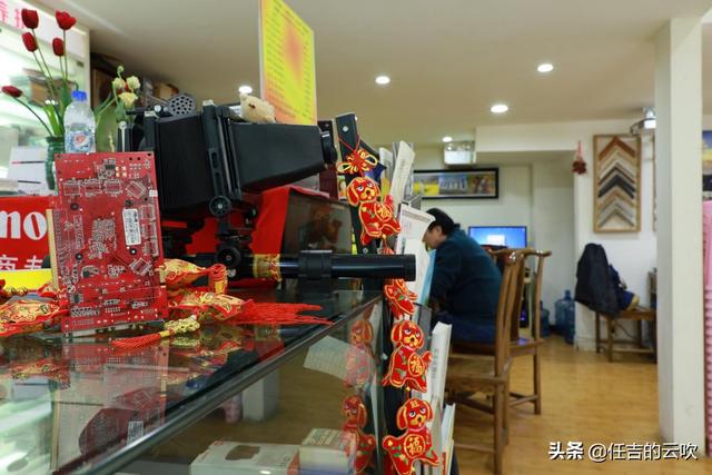 佳能2470二代，佳能2470镜头一代二代区别（佳能28-70/2.0与24-70/2.8二代差别多大）