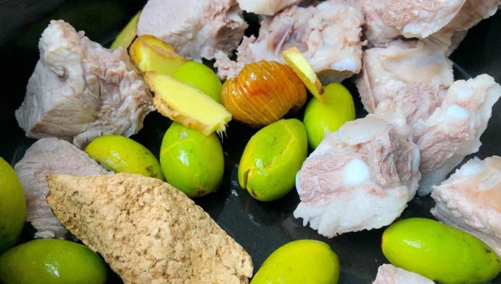 图片[4]-【橄榄排骨汤】做法步骤图 孩子常喝 喉咙舒服身体更健康-起舞食谱网