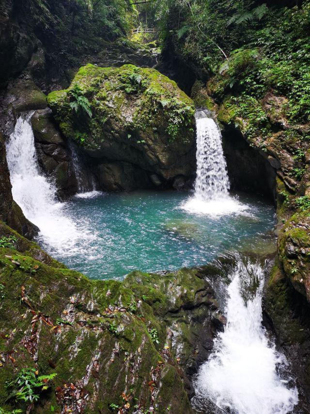 黑山谷自助游攻略最新，黑山谷攻略 自驾游（重庆黑山谷一日游最佳路线）