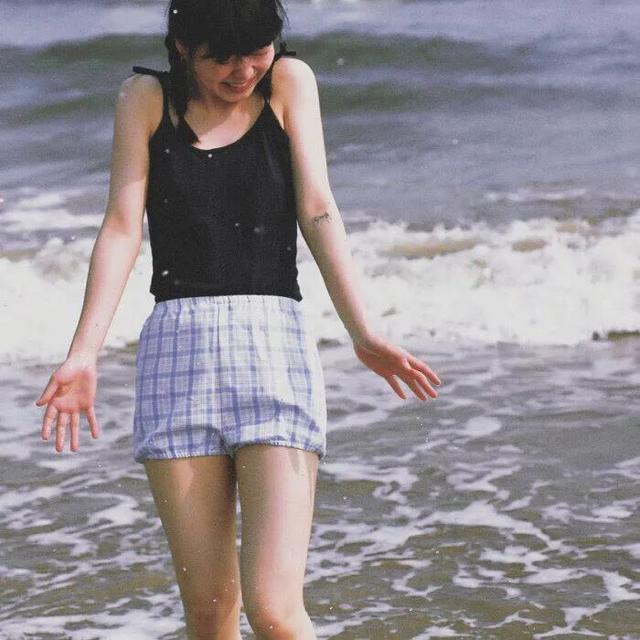 动漫女生头像   今天天气很好适合打打闹闹微信，动漫女生头像   今天天气很好适合打打闹闹，更适合亲亲抱抱（女生：可以获得漂亮并且温柔）