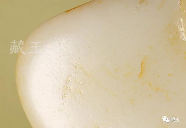 和田玉籽料小知识，看籽料表面的这些特征就明白了