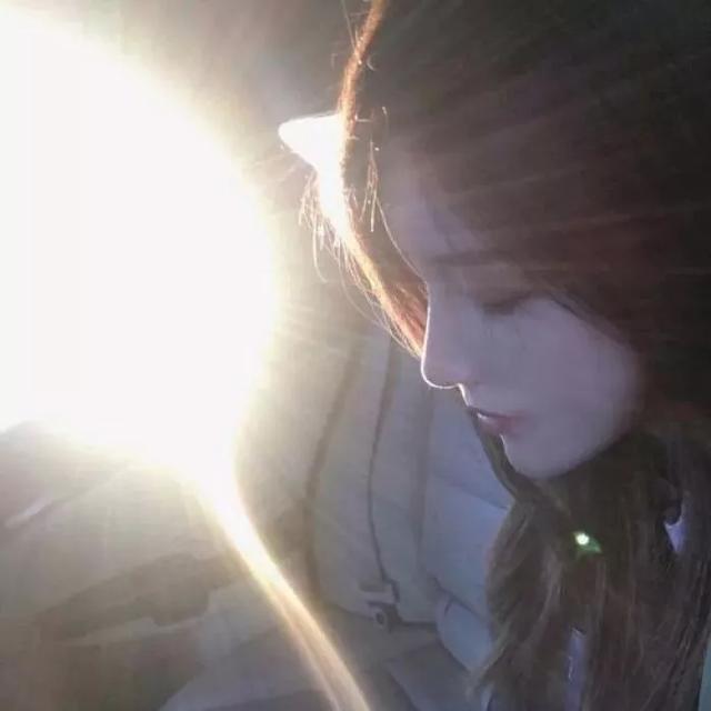 气质女头像迷人，魅力气质女生头像/干净脱俗 温柔上进.微信（知足且上进 温柔而坚定）