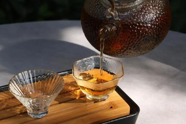 茶叶会发霉吗，普洱茶饼发霉了还能挽救吗（4个步骤教你判断茶叶是否变质）