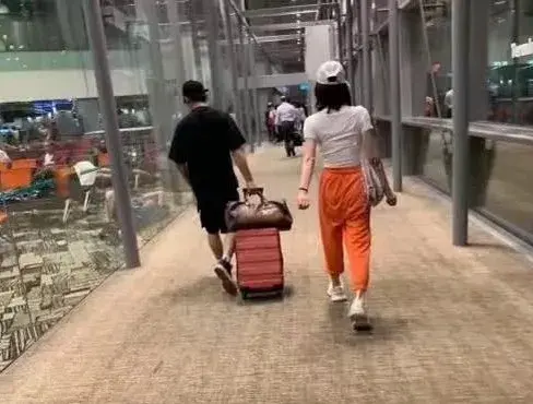 郑恺与冯女郎苗苗一路恋情回顾：没能一起拍电影，却一起谈恋爱？